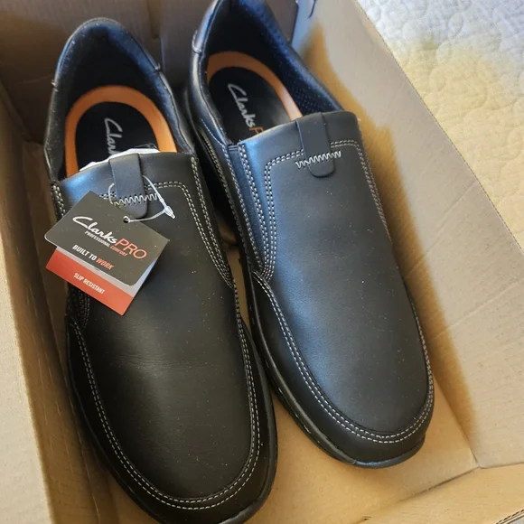 Clarks PRO Artisan Non-Slip Shoes - Picture 2 of 10